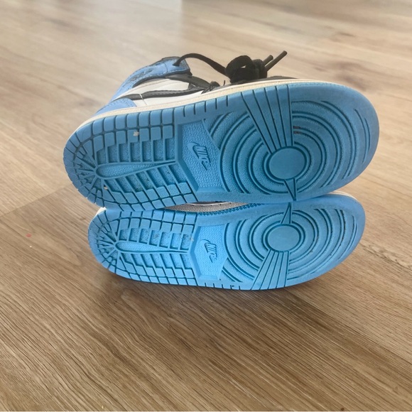 Air Jordan Retro 1 OG UNC Toe size 9 used with box ๐ฆ - Picture 5 of 6